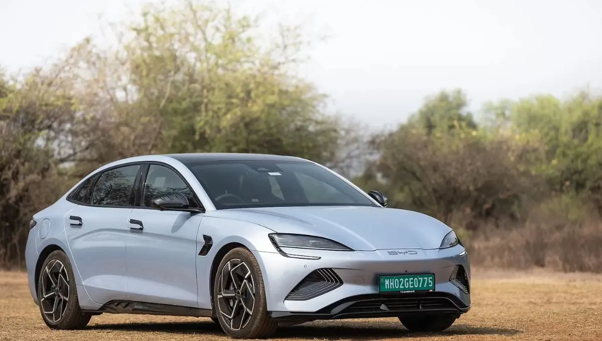 BYD Seal: Blade Battery और 530 hp AWD Tesla Model 3 से ज्यादा पावरफुल, प्रीमियम ड्राइवर्स के लिए, अभी बुक करें!